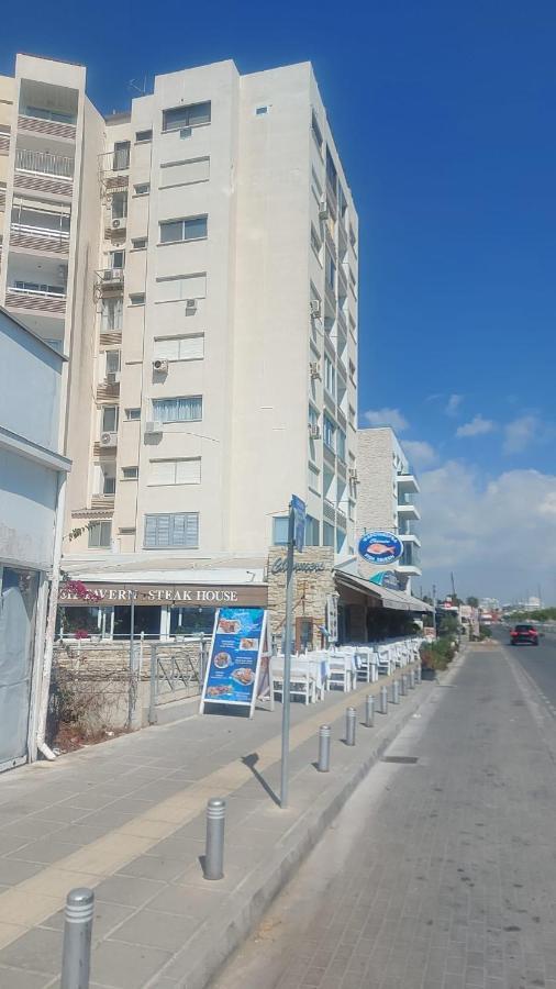 Stelia'S Seagate Studio Apt. Larnaca Exterior photo
