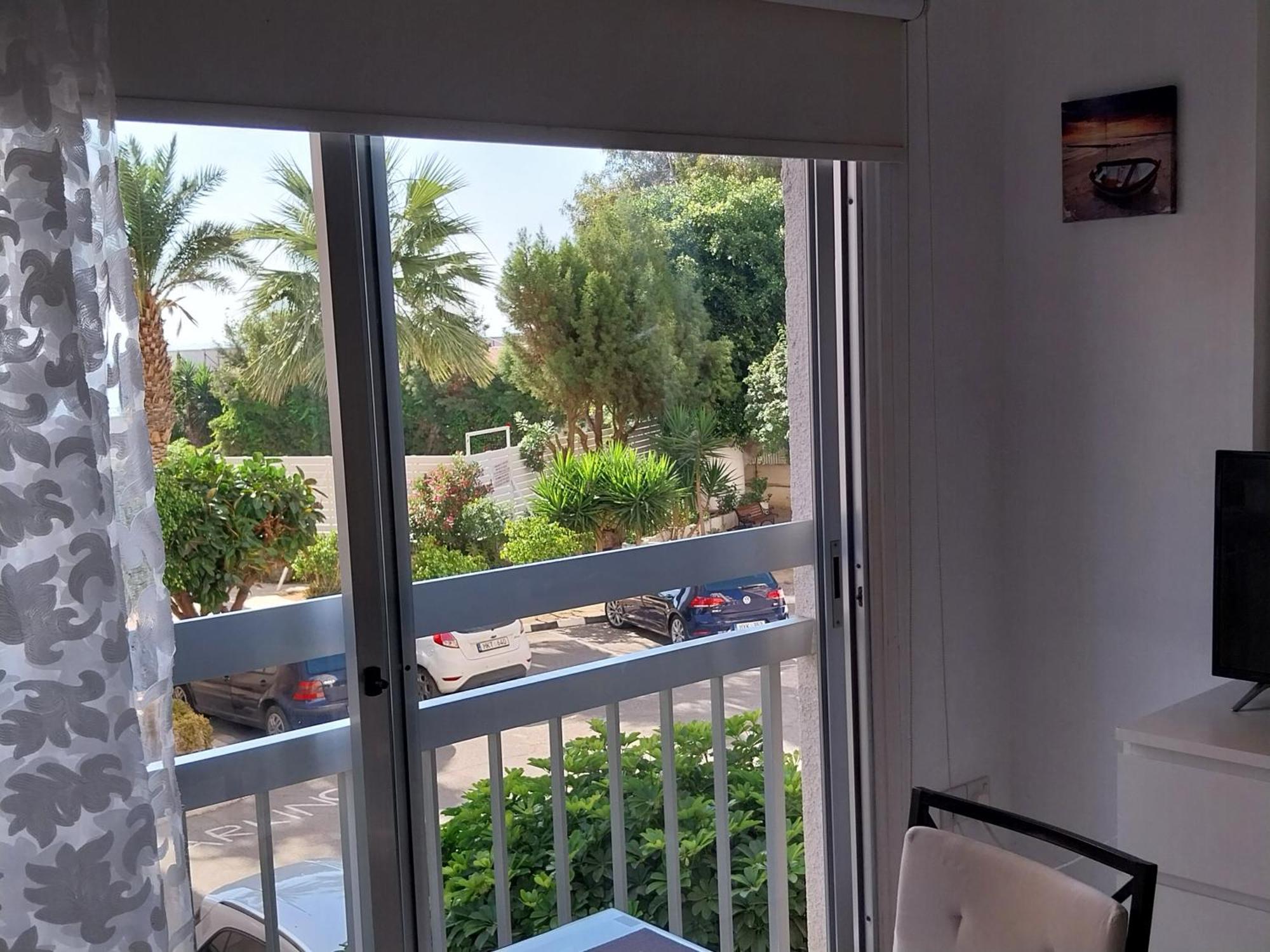 Stelia'S Seagate Studio Apt. Larnaca Exterior photo